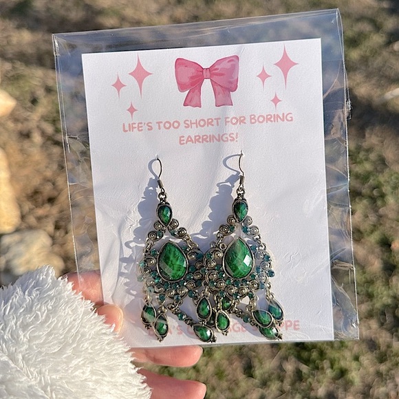 🎀 Elegant Green Statement Earrings - Picture 1 of 2
